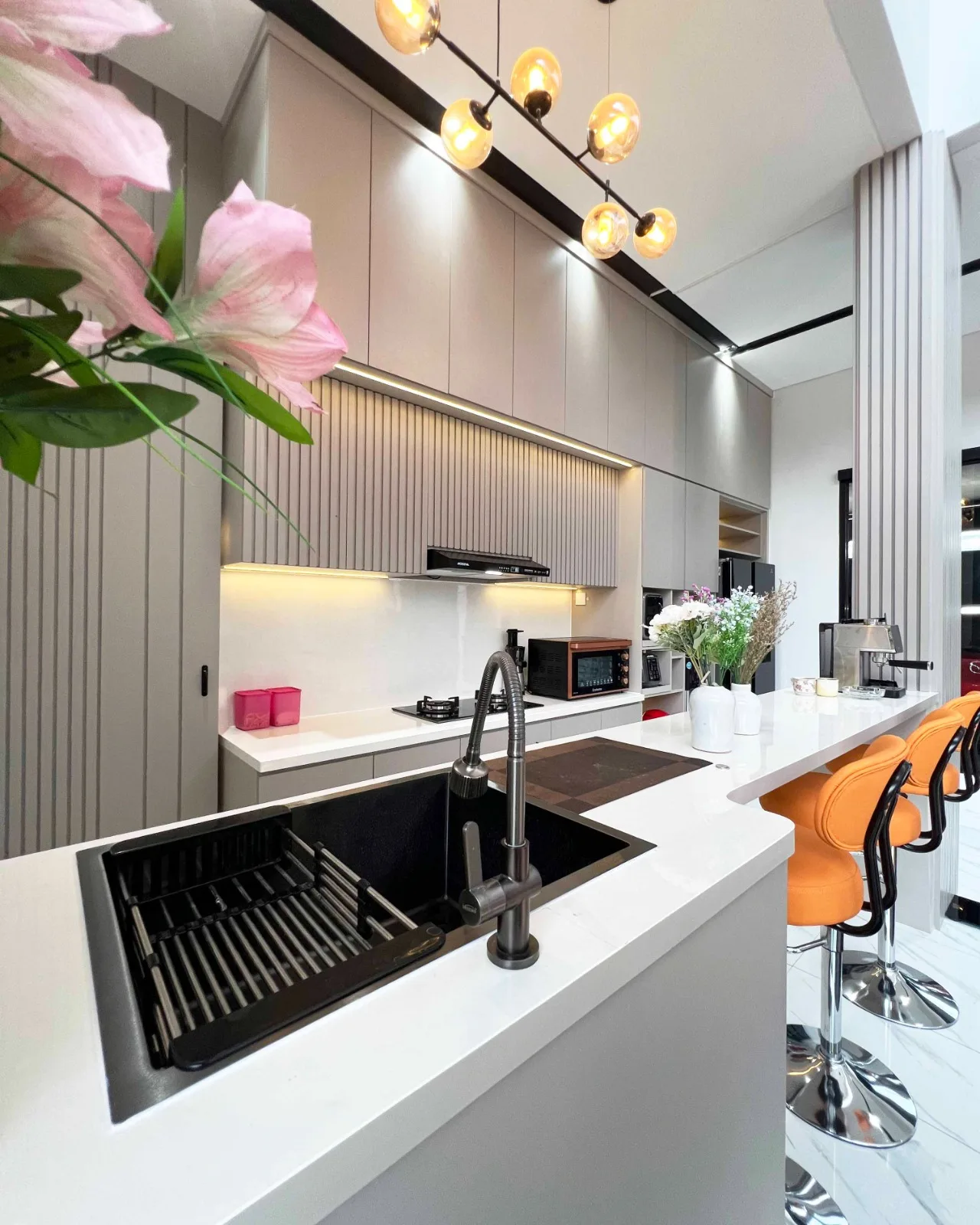 Kitchen Set Putih Orange